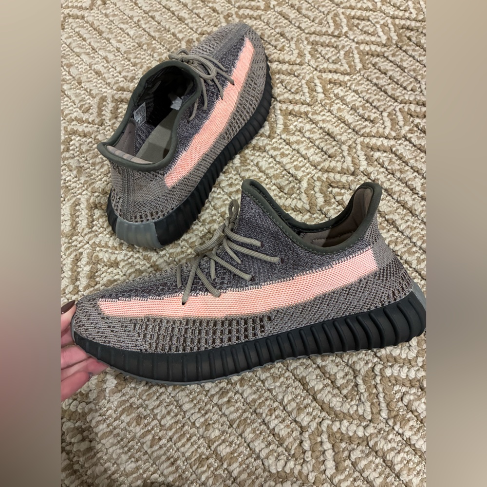 Adidas Yeezy Boost 350 V2 Sneaker - Picture 4 of 5